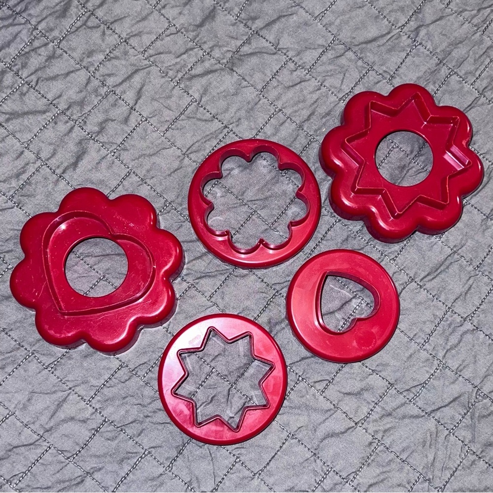 Vintage Tupperware Cookiecutter Set